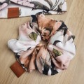 gumka do włosów scrunchie z printem w kwiaty vintage