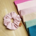 kolory do wyboru gumki scrunchie róż/fuksja, jasny róż, pudrowy róż, beż, brudna mięta, szafir