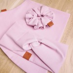 gumka scrunchie w komplecie z opaską na głowę i kominem w kolorze pudrowego różu