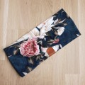 szeroka opaska na głowę, na uszy, na włosy z kwiatami w stylu vintage navy blue