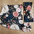 opaska na  głowę w zestawieniu z kominem i gumką scrunchie kwiaty vintage navy blue