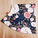 komin na szyję z zadrukiem w kwiaty vintage navy blue