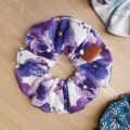 gumka do włosów scrunchie w kwiaty fioletowe bratki