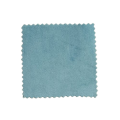 próbka welur jasny niebieski nie wchłania wody oraz posiada zwiększoną odporność na zadrapania od zwierzęcych pazurków - przetestuj przed zakupem mebli i dodatków dla dzieci